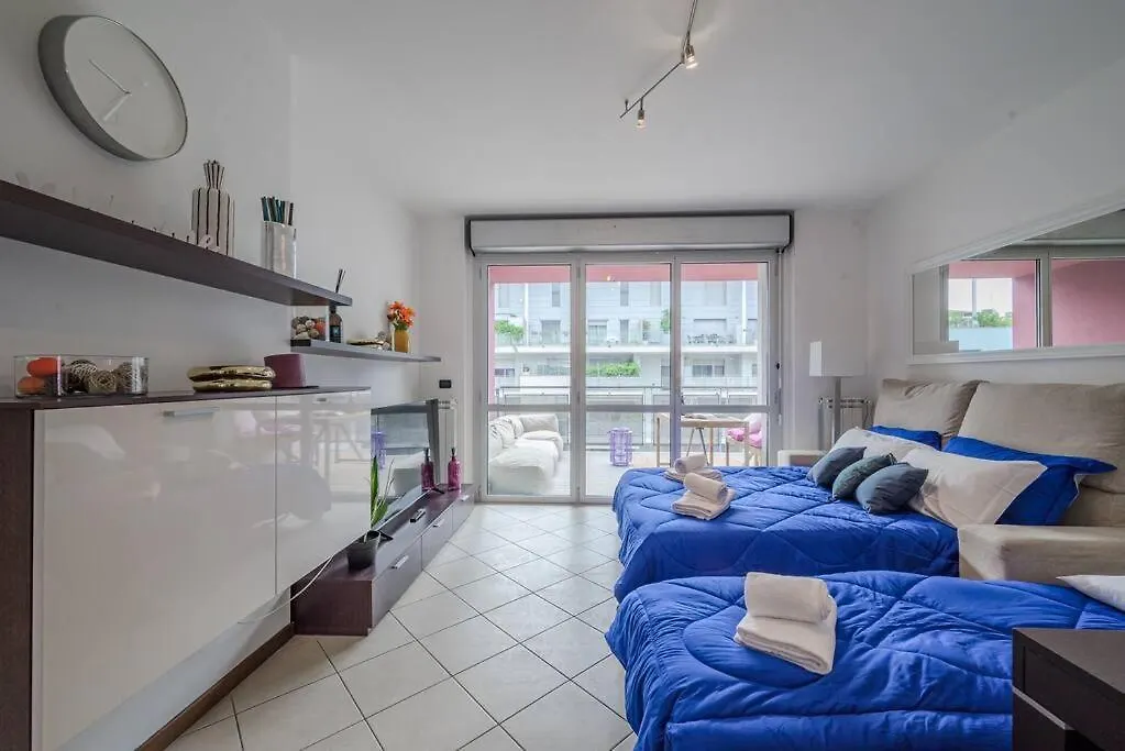 Near Duomo - Free Parking -Terrace - Metro - Ac Apartment Milan