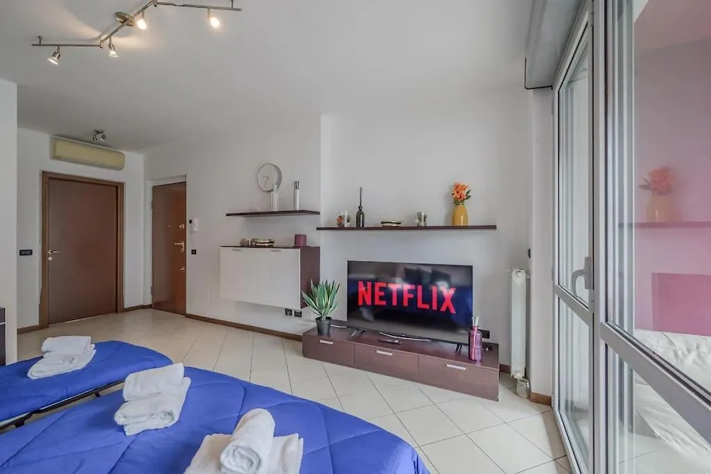 Near Duomo - Free Parking -Terrace - Metro - Ac Apartment Milan