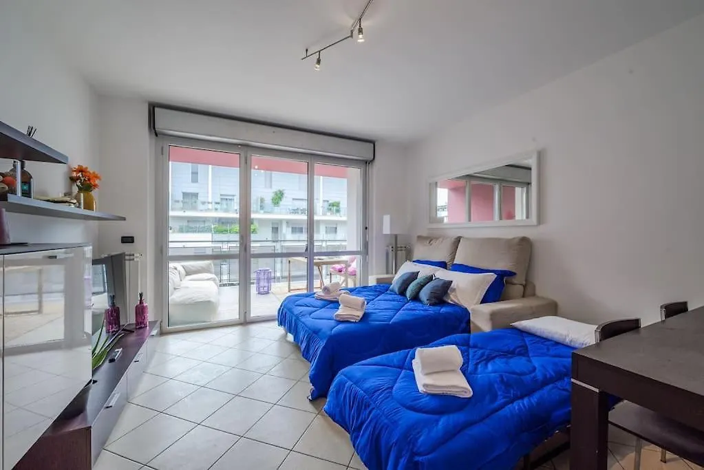 Near Duomo - Free Parking -Terrace - Metro - Ac Apartment Milan