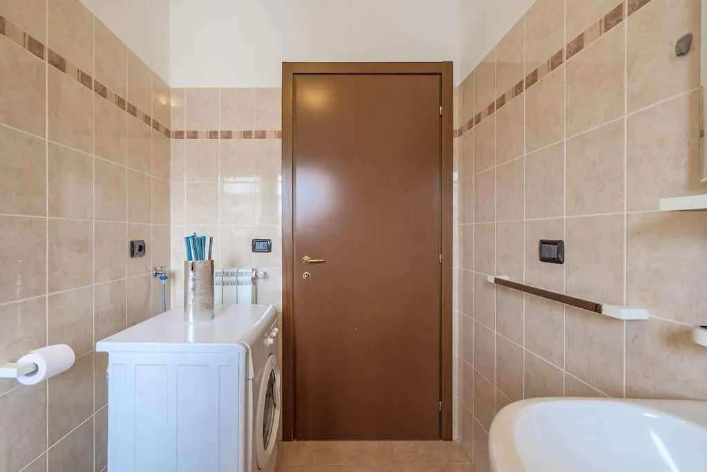 Near Duomo - Free Parking -Terrace - Metro - Ac Apartment Milan Italy