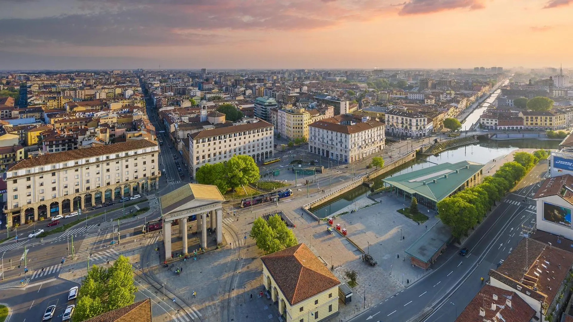 Near Duomo - Free Parking -Terrace - Metro - Ac Apartment Milan Italy