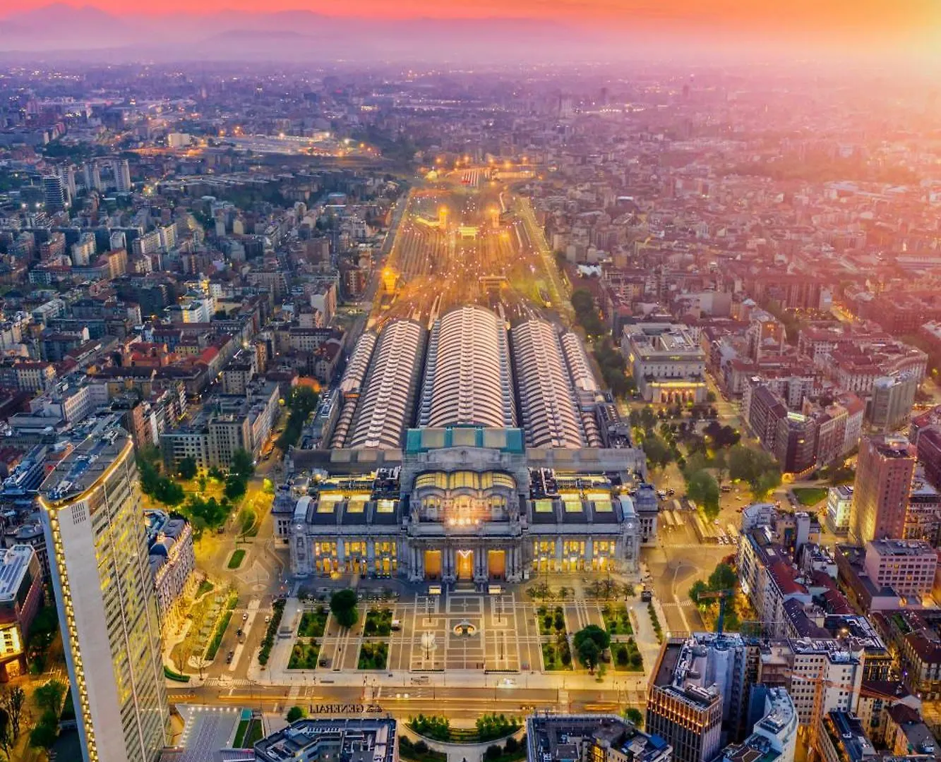 Near Duomo - Free Parking -Terrace - Metro - Ac Apartment Milan Italy