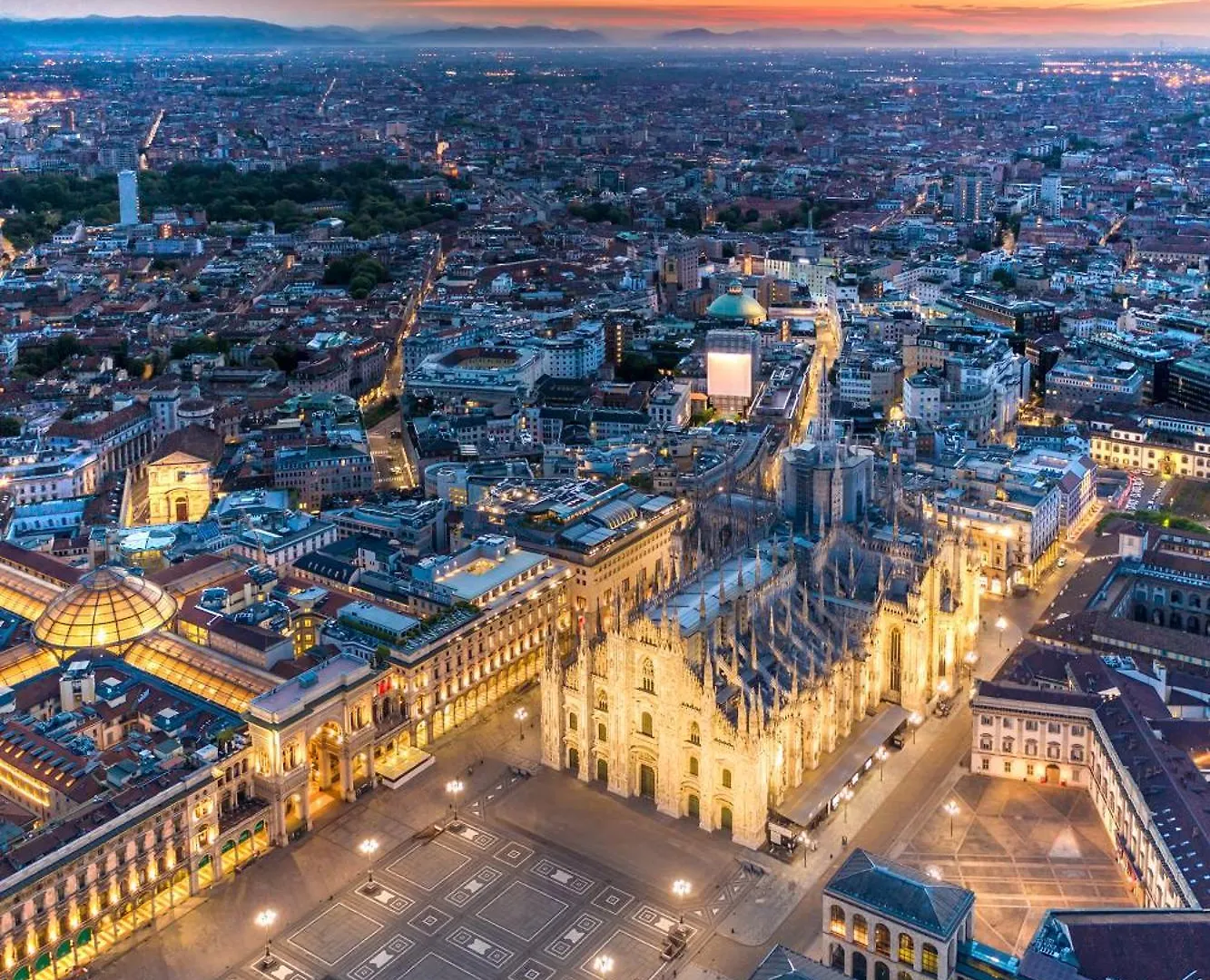 Near Duomo - Free Parking -Terrace - Metro - Ac Apartment Milan