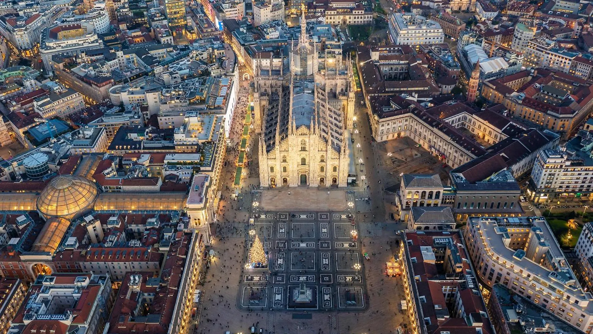 Near Duomo - Free Parking -Terrace - Metro - Ac Apartment Milan Italy